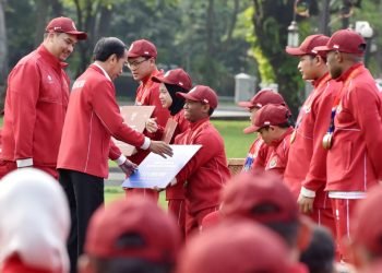 Presiden Serahkan Bonus untuk Atlet ASEAN Para Games