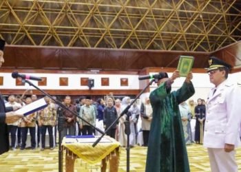 Lantik Dua Pj Kepala Daerah, Ini Pesan Penjabat Gubernur Aceh
