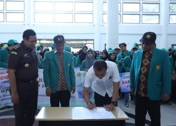 Hadir Mewakili Kajati Aceh, Mukhzan S.H., M.H Sampaikan Apresiasi  Dalam Acara Serah Terima Mahasiswa KKN