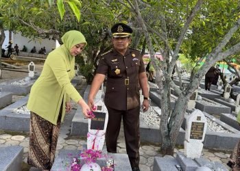 Kejari Banda Aceh Ziarah ke TMP Dalam Rangka Peringati HBA-63