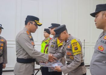 30 Personil terima Penghargaan Berprestasi dalam Pelaksanaan tugas dari Kapolres Aceh Selatan