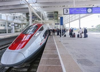 Mau Coba Kereta Cepat Jakarta-Bandung? Simak Caranya!