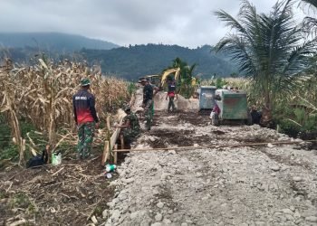 Satgas TMMD ke 118 Kodim 0107/Aceh Selatan Mulai Pasang Papan Mal di Sasaran Fisik Pembukaan Jalan