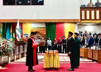 Zulfadhli Resmi Dilantik Sebagai Ketua DPR Aceh