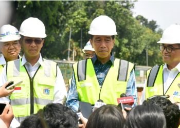 Presiden Instruksikan Menkes Awasi Perkembangan COVID-19