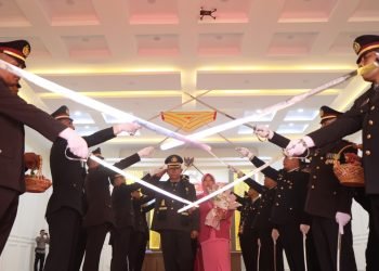 Tradisi Pedang Pora warnai Wisuda Purna Bhakti personil Polres Aceh Selatan