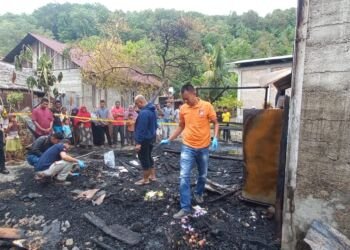Satreskrim Polres Aceh Selatan Olah TKP Kebakaran Rumah Warga di Labuhanhaji Timur.