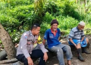 Bhabinkamtibmas Polsek Labuhanhaji Timur ajak warga jaga Kamtibmas