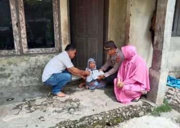 Kapolsek Kluet Utara Salurkan Sembako ke Lansia di Bulan Ramadhan Penuh Berkah