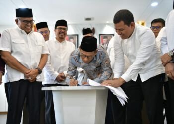 TAPA dan Ketua DPRA Akhirnya Teken Pengesahan APBA 2024