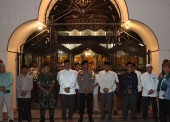 Kapolres Aceh Selatan turut semarakkan Pawai Takbir Keliling Bersama Forkopimda