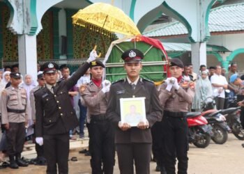 Polres Aceh Selatan lakukan Upacara kedinasan Pemakaman Anggota Polri
