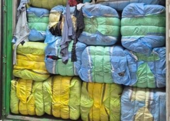 Polri Amankan Ribuan Ball Pakaian Bekas Impor Ilegal