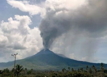 Tiga Gunung Berstatus Siaga, Ini Pesan Kepala PVMBG