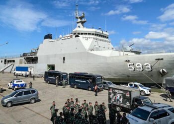 KRI Banda Aceh-593 Tiba di Balikpapan, Siap Dukung Peringatan HUT ke-79 RI di IKN