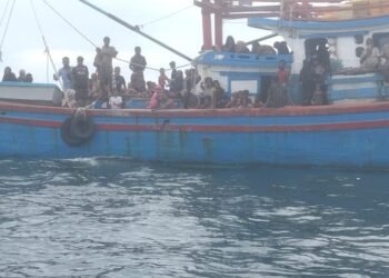 Kapal Etnis Rohingya terombang-ambing dilaut Aceh Selatan