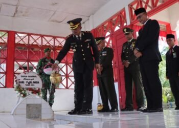 Kapolres Aceh Selatan Hadiri Upacara Ziarah Makam di Makam T. Cut Ali dan Raja Lelo