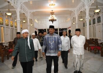 Aa Gym Isi Tausiah pada Puncak Peringatan Tsunami di Banda Aceh