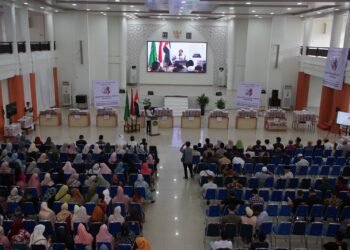 UIN Ar-Raniry Salurkan 1.300 Paket Daging Meugang dan 500 Paket Sembako