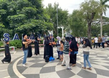 Komunitas Biola Cilik Banda Aceh Berbagi Takjil di Bulan Ramadhan
