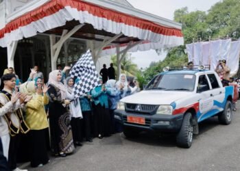 Peringati Harganas, Ketua PKK Aceh Lepas Kirab Bangga Kencana