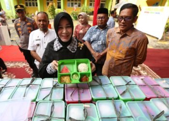 Wali Kota Illiza Tinjau Langsung Program Makan Bergizi Gratis di SDN 50 Banda Aceh