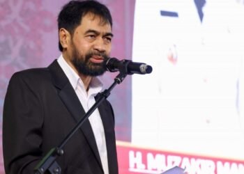 Muzakir Manaf Terima Penghargaan Kepala Daerah Terbaik se-Indonesia di Pimred Award 2025