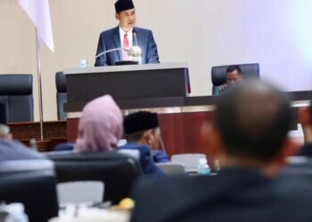 Plt Sekda Aceh Paparkan Visi Pembangunan 2025–2029 di Paripurna DPRA