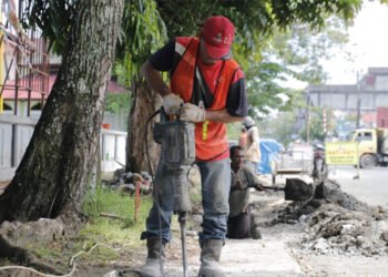 Persiapan PKAB dan Adipura, PUPR Aceh Barat Perbaiki Saluran Drainase Jalan Merdeka