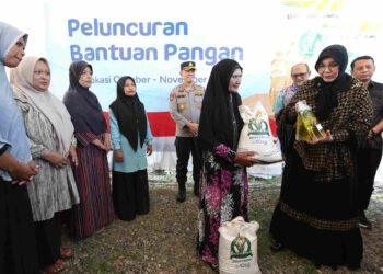Pemko Banda Aceh Salurkan Bansos Beras dan Minyak Goreng untuk 9.996 KPM