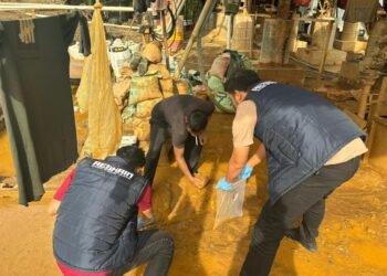 Sat Reskrim Polres Abdya Cek Lokasi Tambang Rakyat di Desa Alue Peunawa Kecamatan Babahrot Terkait Laporan Dugaan Penimbunan Solar Subsidi, Kamis (9/4/2026)