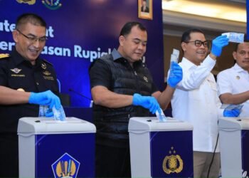 Bareskrim Polri dan BI Musnahkan Ratusan Ribu Lembar Uang Palsu