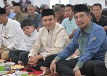 Wagub Aceh Buka Puasa Bersama Korban Bencana di Huntara Pidie Jaya