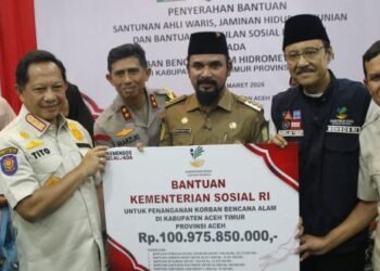 Wagub Aceh Dampingi Mendagri dan Mensos Serahkan Bantuan Korban Bencana di Aceh Timur