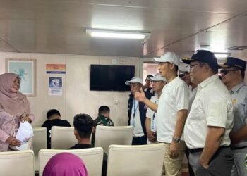 Sekda Aceh Sapa Pemudik di KMP Aceh Hebat 2, Pemerintah Siapkan 650 Tiket Gratis ke Sabang