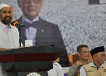 Mualem Lepas Kloter Perdana Haji Aceh, Tekankan Kebersihan Hati dan Kesehatan