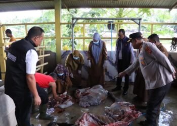 Kapolres Abdya Turun Langsung Cek Mutu Daging Meugang di Pasar Blangpidie