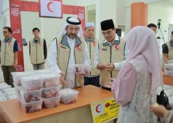 UIN Ar-Raniry Salurkan 4.000 Paket Daging Kurban Bantuan UEA